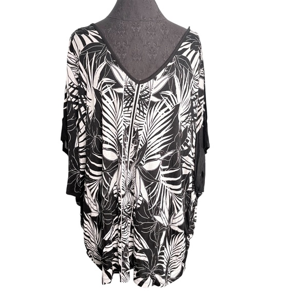 NWT Lane Bryant Plus Size Black White Tropical Blouse - Picture 1 of 13